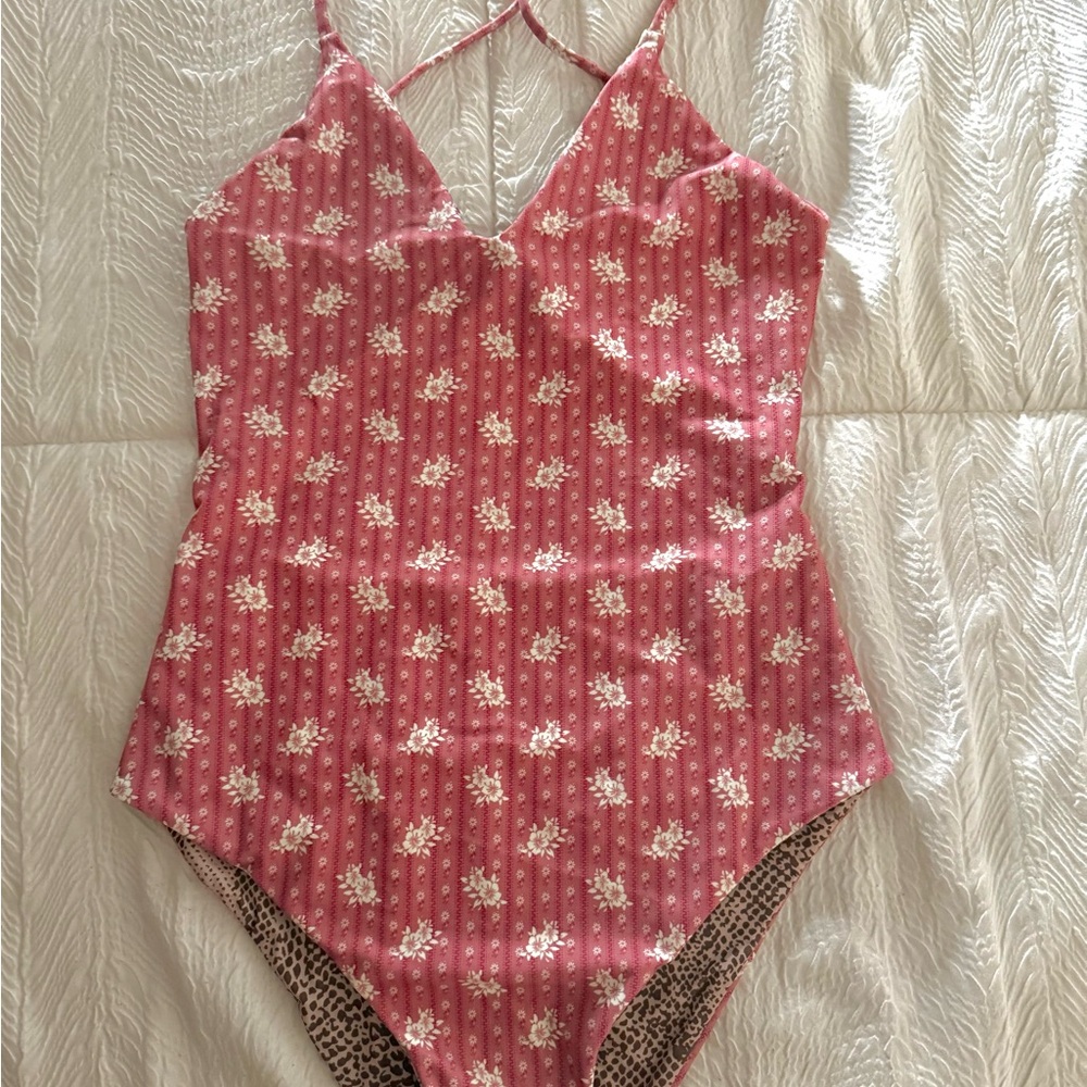 Acacia One Piece Size small